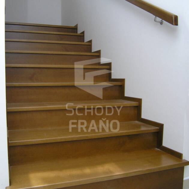 Kombinovaný obklad so zábradlím nerez/drevo